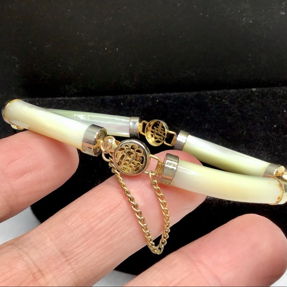 🌺Vintage Gold & Mother of Pearl Bracelet - Picture 12 of 15